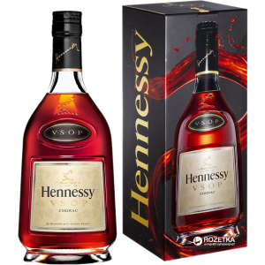 хороша модель Коньяк Hennessy VSOP 6 років витримки 0.5 л 40% в подарунковій упаковці.