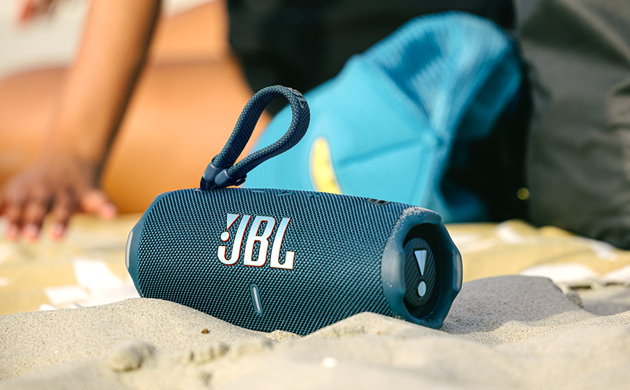 Популярная акустика JBL: система JBL Charge 6 – хороший вариант для пати