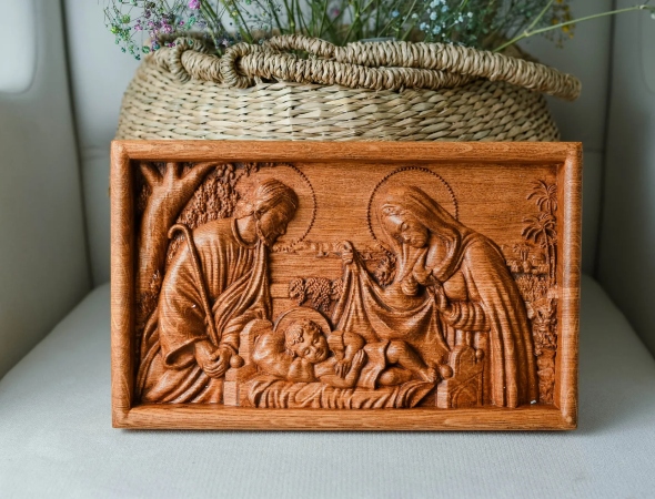 Ікона Святої Родини —  лише релігійний образ чи  символ родинних цінностей у сучасному світі?