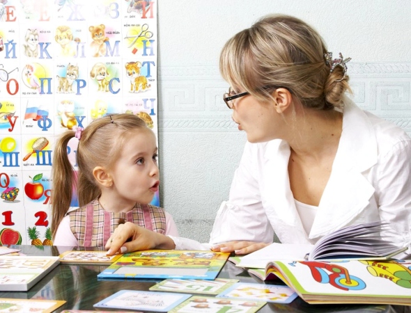 Что делает врач-логопед?