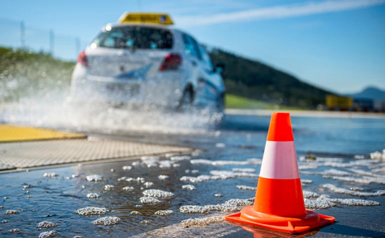 Стоимость и особенности обучения в автошколе в 2025 году